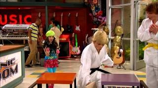 Disney Channel España  Cara a Cara Buena Suerte Charlie vs Austin y Ally [upl. by Niknar]