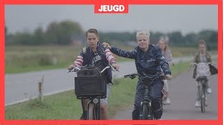 Steeds meer kinderen fietsen op een Ebike [upl. by Tirzah804]