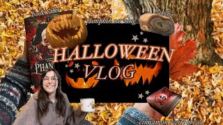 a HALLOWEEN vlog 🎃 baking cinnamon swirl bread pumpkin carving book talks tarot amp reading [upl. by Haisoj]