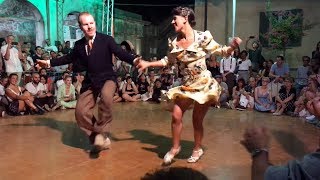 Lindy Hop improvisació Nils Andren i Bianca Locatelli ballant Jive at Five 2019 [upl. by Thurmond]