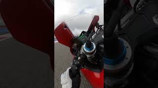 La nouvelle Ducati Panigale V4S au Paul Ricard 🤯 [upl. by Earased]