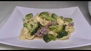 Pasta con Brócoli y Salchichas [upl. by O'Hara]