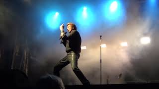 JOHNNY ROCK SOSIE DE JOHNNY HALLYDAY EN CONCERT A BREHAL [upl. by Araj]