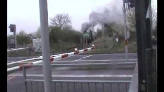 Steam Ivor Engine stops traffic at Wallingford level crossing [upl. by Blayze]