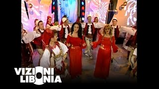 Motrat Mustafa  Kqyrni shoqe qka ka rritur nana Official Video [upl. by Ardella]