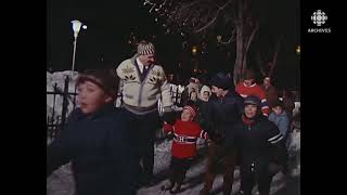 Des familles montréalaises patinent dans le quartier SaintHenri en 1970 [upl. by Fokos]