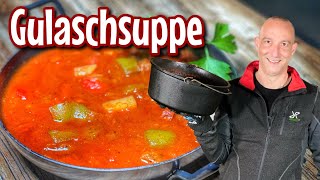 Gulaschsuppe aus dem Dutch Oven  Westmünsterland BBQ [upl. by Naired]