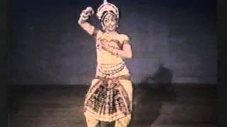 Yamini Krishnamurthi  Odissi amp Bharatanatyam [upl. by Suedaht259]