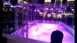 Ice Skating at the Venetian Hotel amp Casino  LAS VEGAS  XMAS 2012 [upl. by Barbuto]