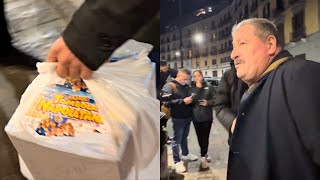 Starace porta la TOMBOLA alla cena di Natale del Napoli 🤣🎄 [upl. by Nalani822]