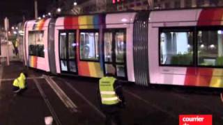 4 Le tram tourne rue dAlsace  courrierdelouestfr [upl. by Hook]