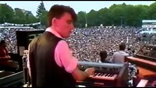 Simple Minds Someone Somewhere In Summertime Live 1983 [upl. by Corvin]