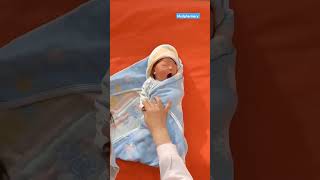 How to swaddle your newborn babies 🐥swaddle baby newborn newparents parentingtips shorts [upl. by Balling]