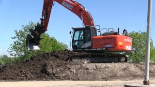 210LC Hitachi Zaxis Digging [upl. by Nnep768]