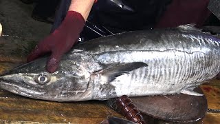 How to Fillet a Fish 𩵚魠魚切割and Cutting King mackerel at tranditional market in Taiwan [upl. by Atsirak877]