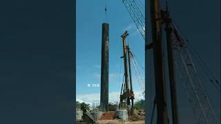 Crane masukan pipa 12 m ke lubang bore pile shorts [upl. by Anniroc396]