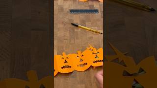 Guirlande en papier citrouilles decoration pour Halloween  tuto pliage amp DIY facile halloween [upl. by O'Toole40]