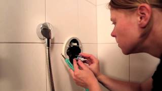 Hansgrohe Technik Installation eines ShowerSelectUnterputzThermostats [upl. by Alegnave]