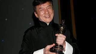 Jackie Chan recibe Oscar honorifico 2016 [upl. by Annahc]