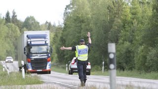 91  Trucking in Sweden  Lastbil körning i Stockholm Nacka [upl. by Inol]