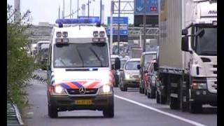 Politie Brandweer en ambulances met spoed naar groot ongeval a9 Grip  1 [upl. by Assiralc340]