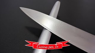 Come affilare un coltello  Scuola di Cucina [upl. by Adley]