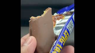 New Snickers Protein Bar Review [upl. by Robinia]