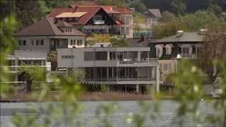 Am Schauplatz  Die Reichen vom Wörthersee [upl. by Zebapda781]