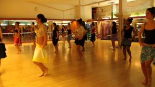 Danse Tahitienne Paris Extrait de Cours 2014  Aparima [upl. by Heigho276]