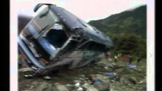 Al menos 11 muertos y 9 heridos en accidente de bus en Papallacta [upl. by Eleazar134]