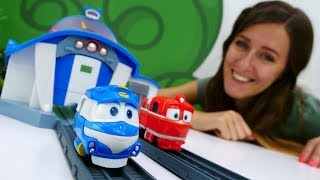 Guardería Infantil  Robot Trains en español Trenes de juguete [upl. by Daniela]