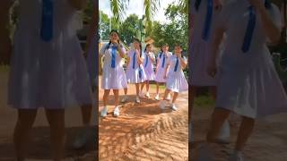 අදුරන්න පුලුවන්ද කව්ද මේ කියලා 🥰💃 Traditional Sri Lankan School Girls Dance Performance  dance [upl. by Kenrick]