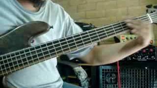 Me Haces Feliz Tutorial De BajoBass Coalo Zamorano [upl. by Neesay]