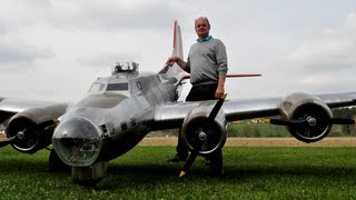 19 ft B17 quotFlying Fortressquot Aluminum Overcast [upl. by Gunter973]