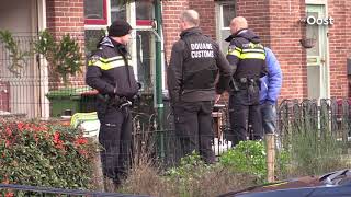 Douane en politie doorzoeken woning in Almelo [upl. by Avad51]