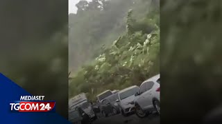 Tragedia in Colombia frana una montagna [upl. by Wyatt538]