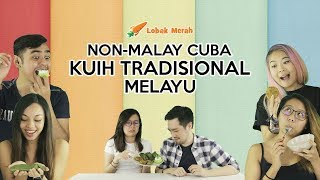 NonMalay Cuba Kuih Tradisional Melayu [upl. by Ricard91]