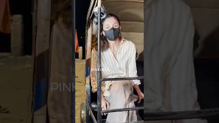 Alia Bhatt Takes AUTORICKSHAW Ride Home After Shoot 😍  shorts viralvideo bollywood aliabhatt [upl. by Andriana]