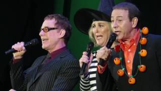 Danny Elfman Catherine OHara amp Paul Reubens  Kidnap the Sandy Claws Live  103115 [upl. by Iaj498]