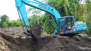 Kobelco SK200 Excavator Cutting Top Soil [upl. by Rowe]