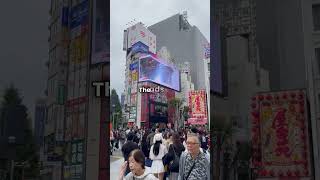 Shinjukus Stunning 3D Ads shorts funfacts japan stunning tokyo shinjuku [upl. by Jilli]