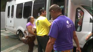 Refugiados en Coliseo Roberto Clemente regresan a sus hogares [upl. by Ynnel]