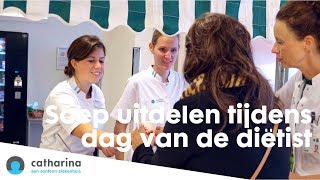 Diëtisten delen soep uit op Dag van de Diëtist [upl. by Magdalena]