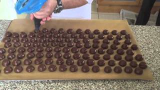 Fabrication truffes au chocolat ménagère [upl. by Kimmel]