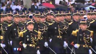 defile africain La Mauritanie sur les ChampsElysées [upl. by Ahsaele194]