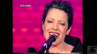 Antonella Ruggiero  Amore lontanissimo live HD  Sanremo 24 febbraio 1998 [upl. by Wenz]