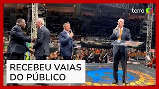 Eduardo Cunha é vaiado durante culto no RJ exdeputado fala em ‘infiltração de grupos políticos’ [upl. by Maribeth489]