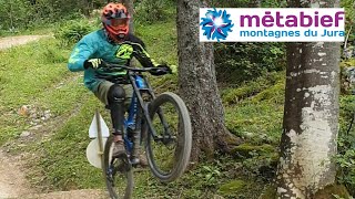 UNE CHUUUUTE au BikePark de Métabief Piste Dolomite en DH Août 2024 [upl. by Shanks202]