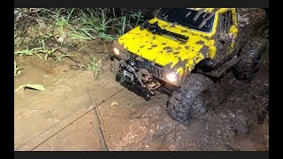 Traxxas TRX4 amp Vaterra Ascender K10 long ride in mud amp under water 😀 [upl. by Gaughan362]