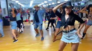 TEXAS HOLD ‘EM Beyoncé Coreografía Zumba [upl. by Maitilde]